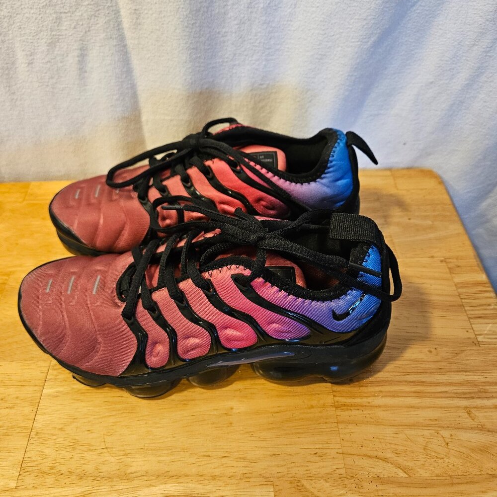 Women's Nike Air Vapormax Plus 326 -- ITEM #1953